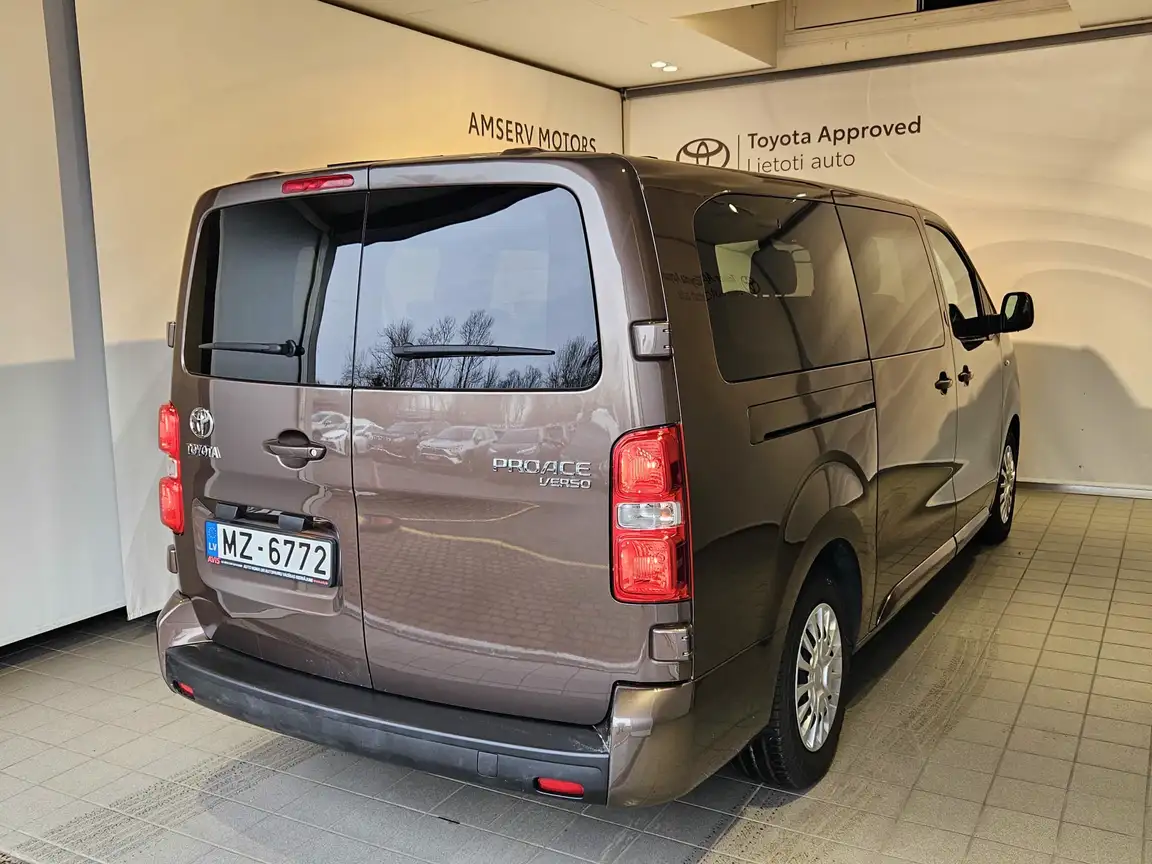 TOYOTA PROACE