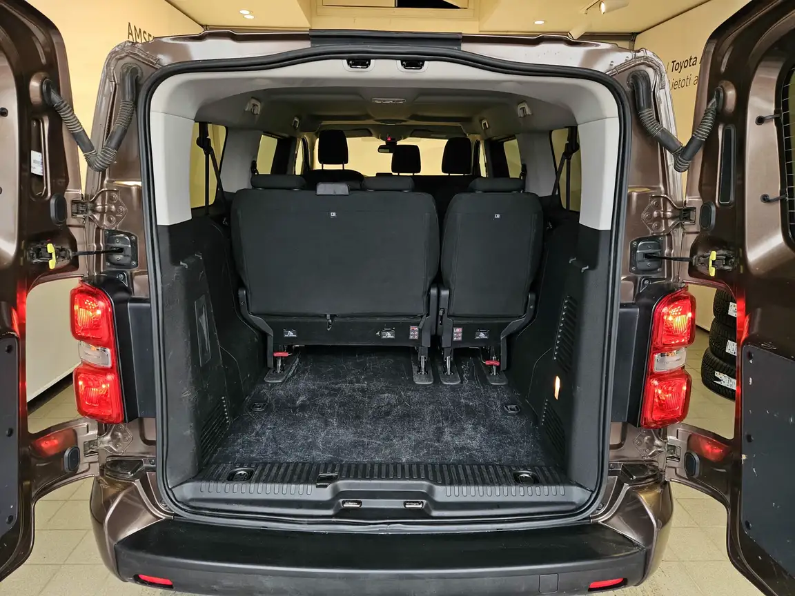 TOYOTA PROACE