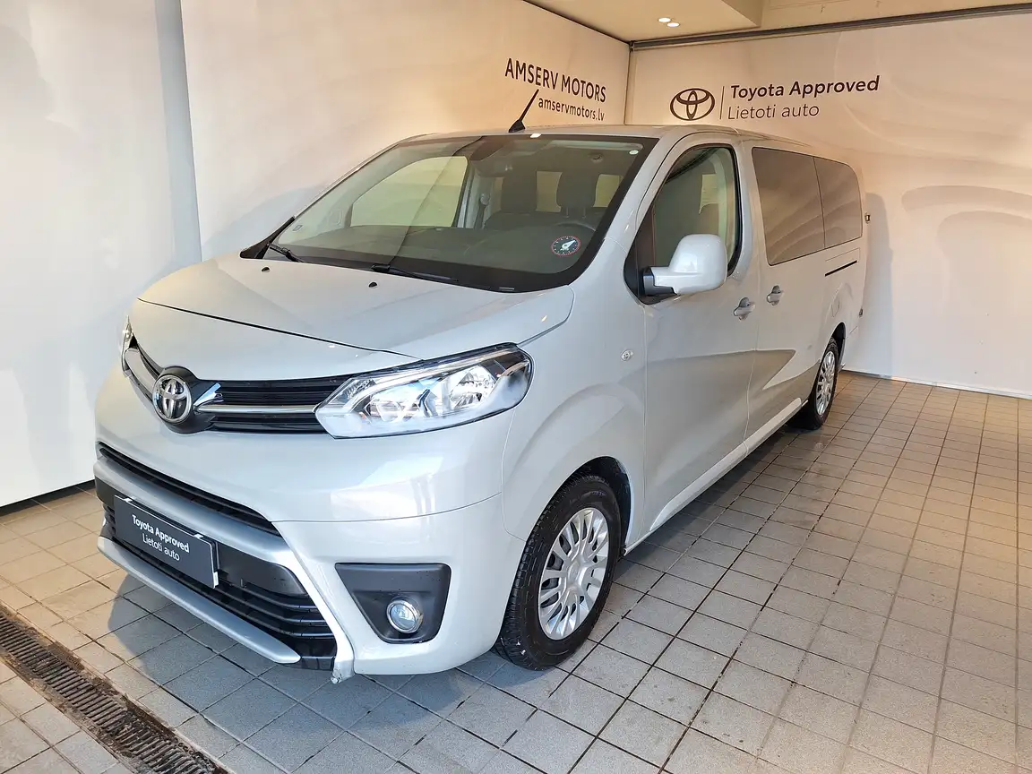 TOYOTA PROACE