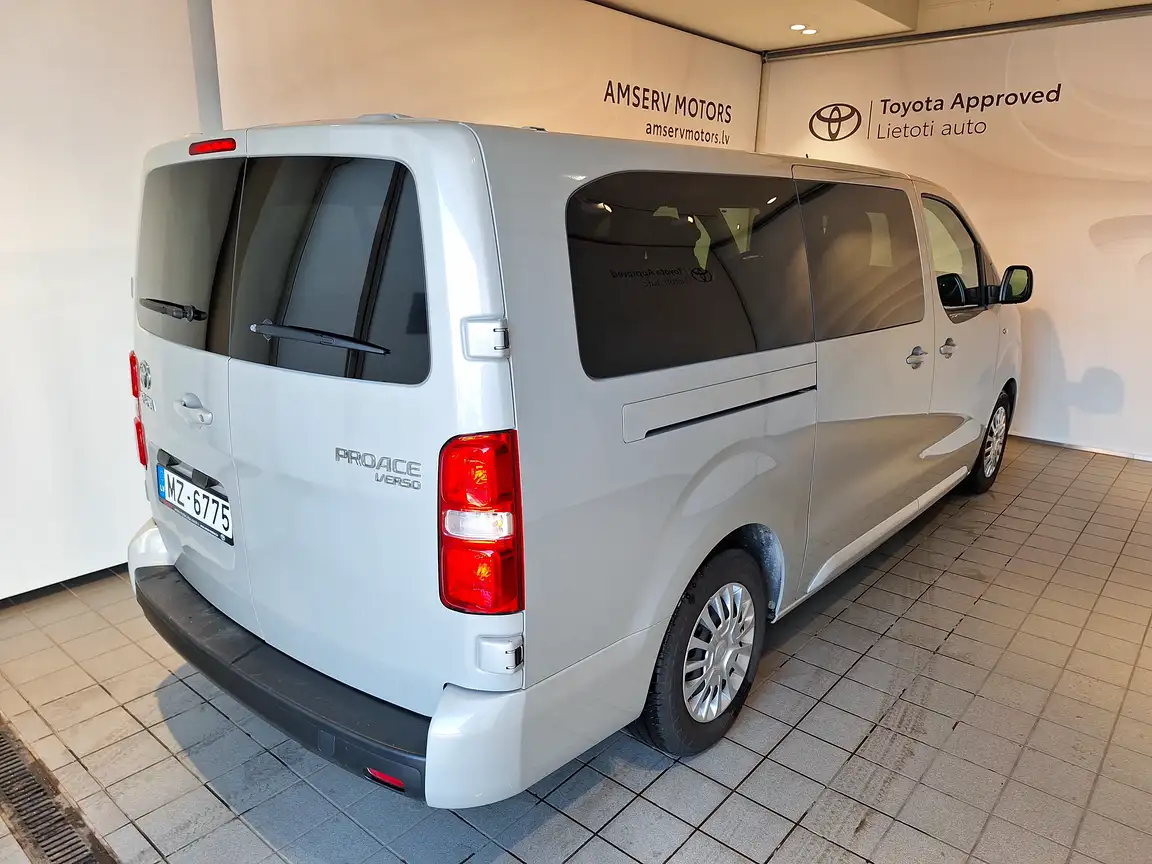 TOYOTA PROACE