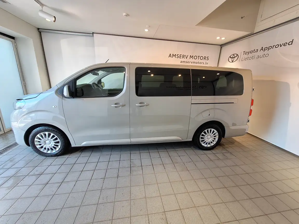 TOYOTA PROACE