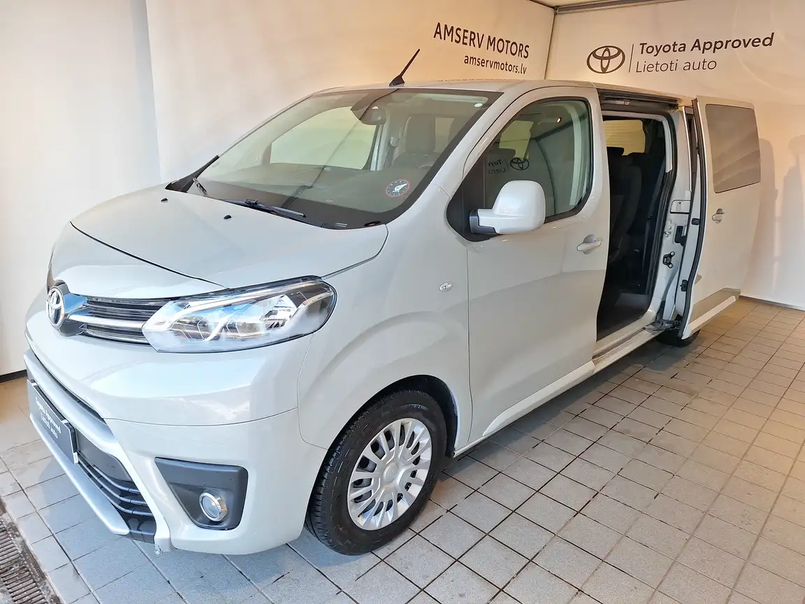 TOYOTA PROACE