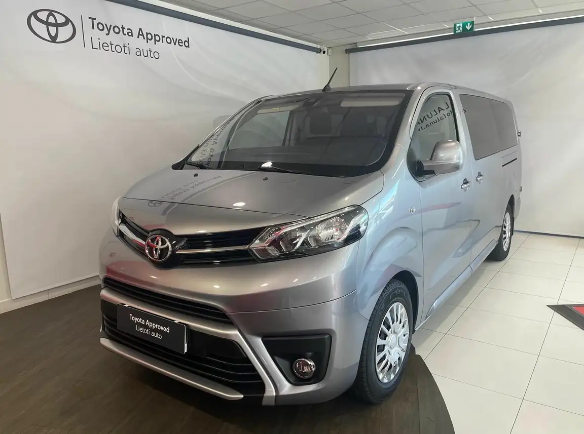 TOYOTA PROACE