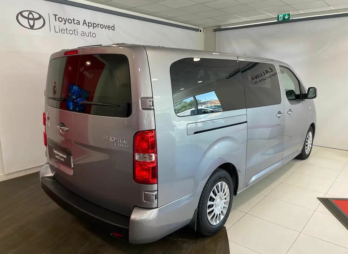 TOYOTA PROACE