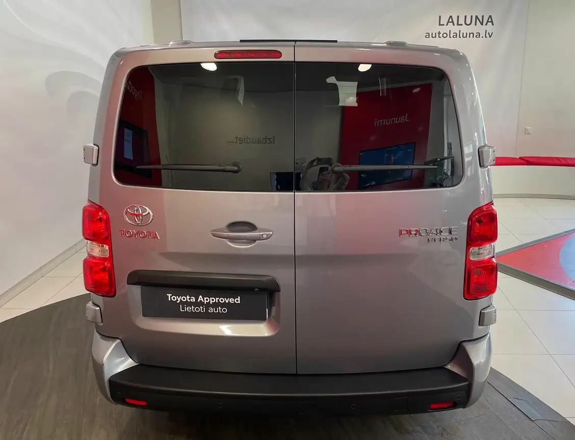 TOYOTA PROACE