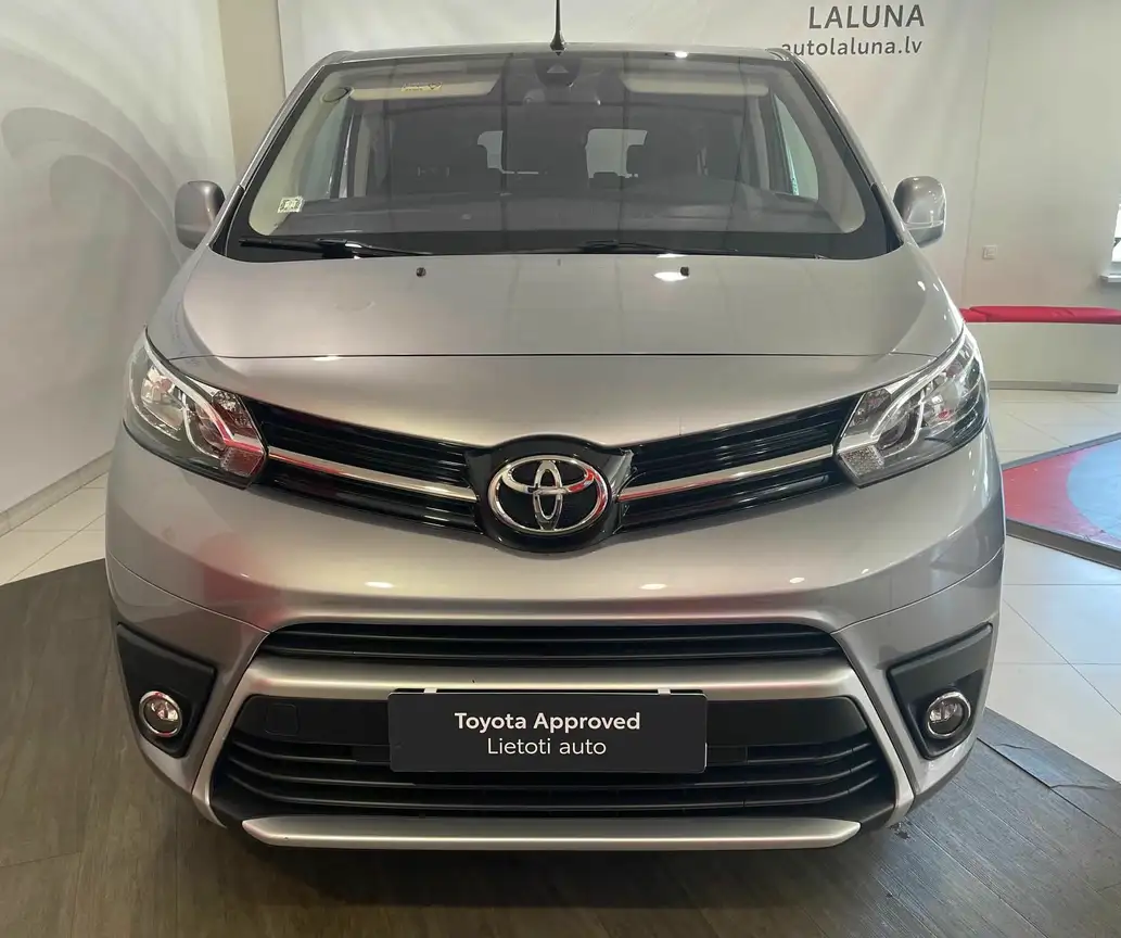 TOYOTA PROACE