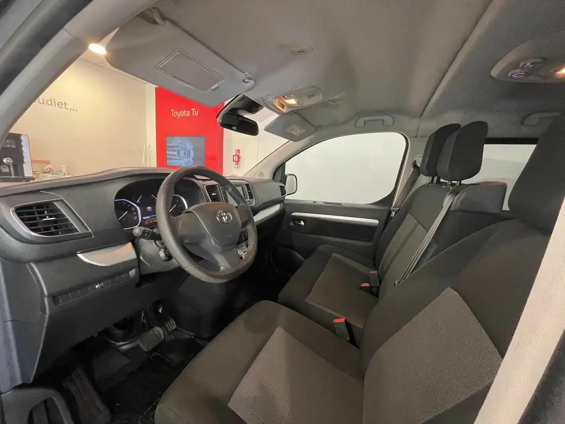 TOYOTA PROACE