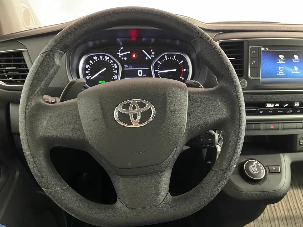 TOYOTA PROACE