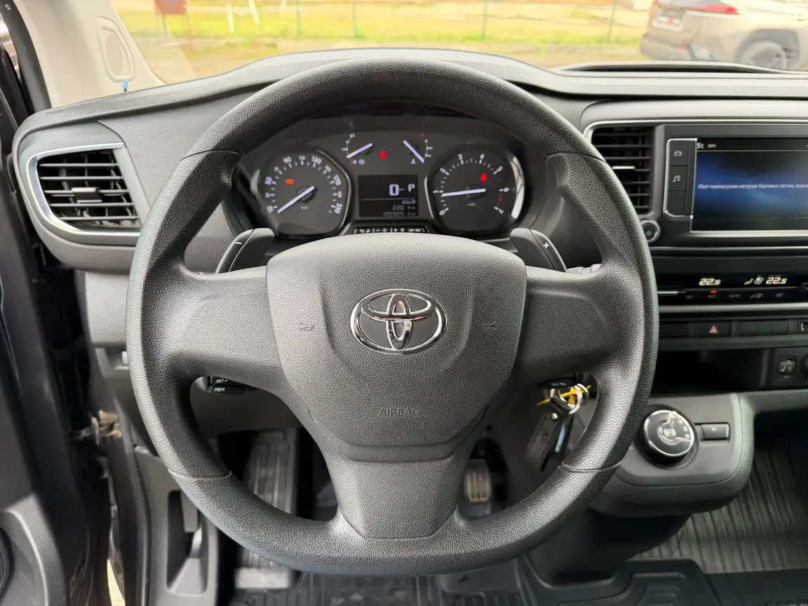 TOYOTA PROACE VERSO