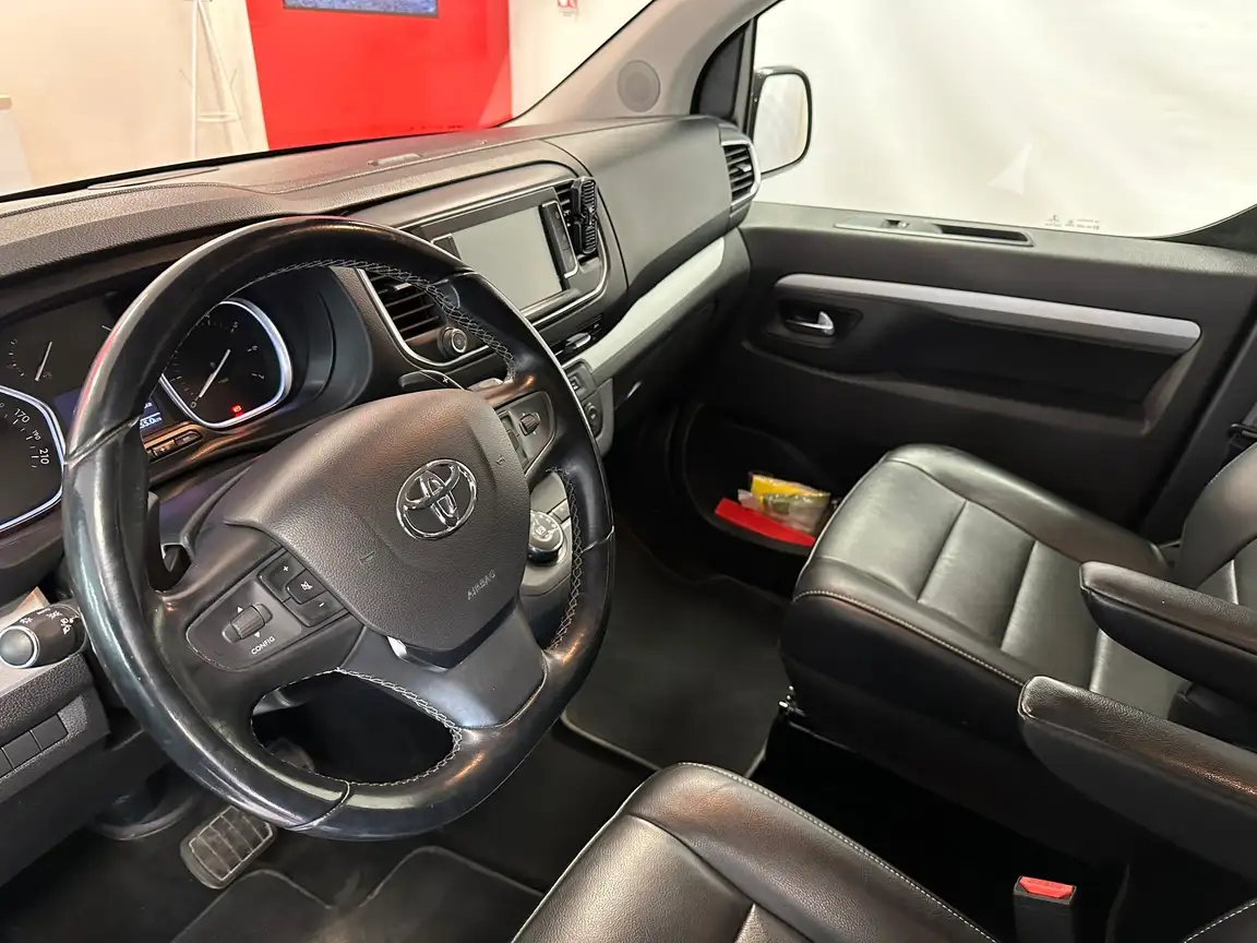 TOYOTA PROACE VERSO