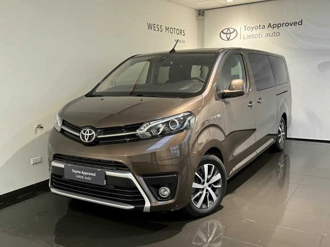 TOYOTA PROACE