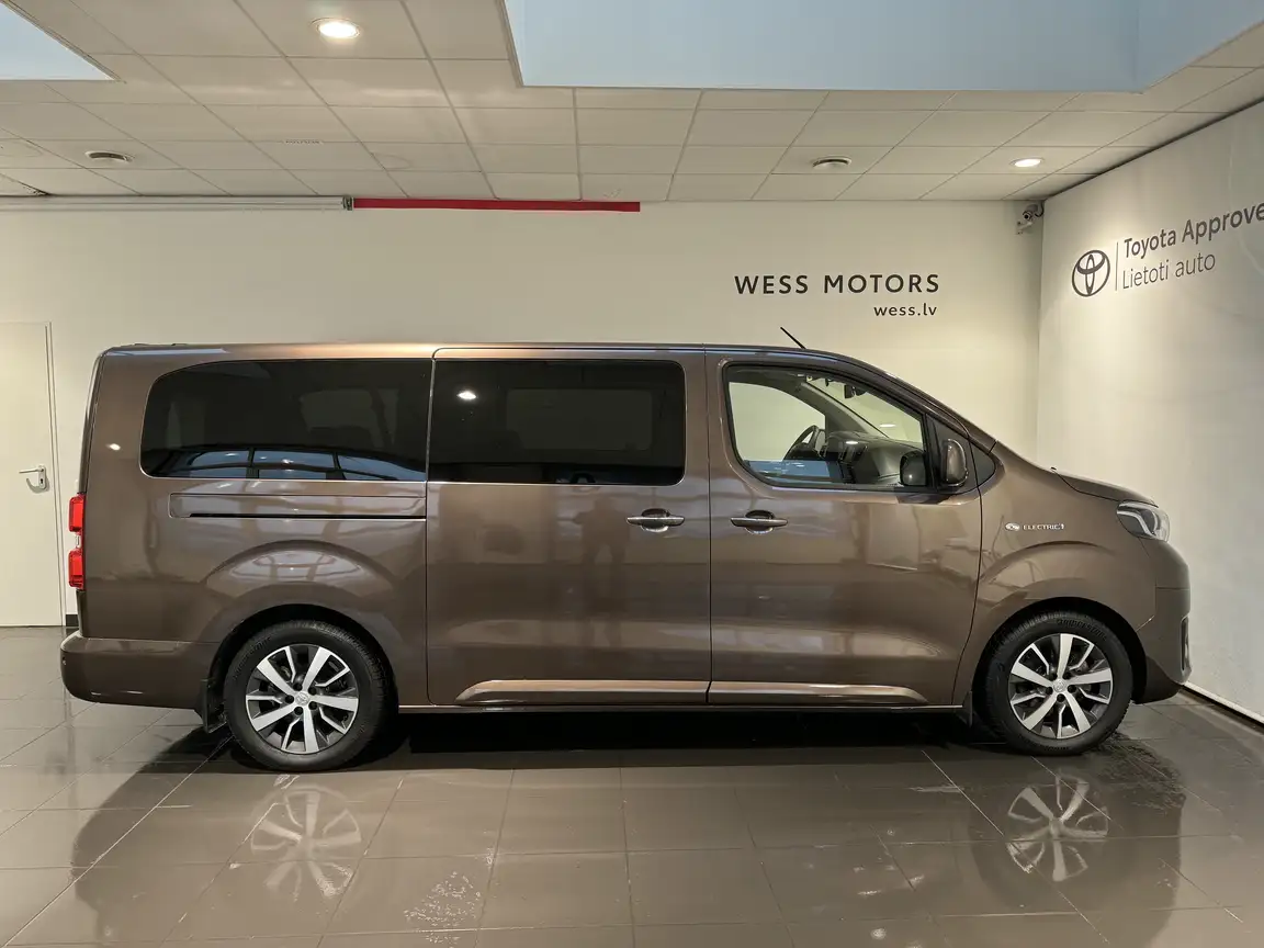 TOYOTA PROACE