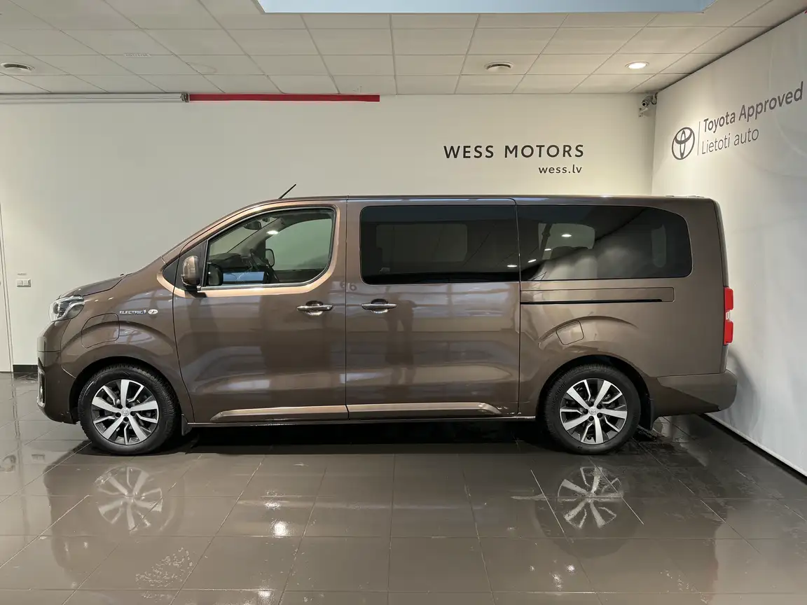 TOYOTA PROACE