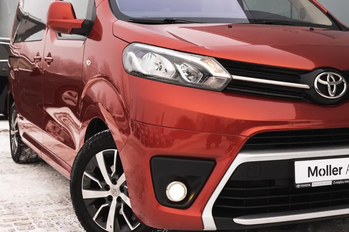 TOYOTA PROACE VERSO