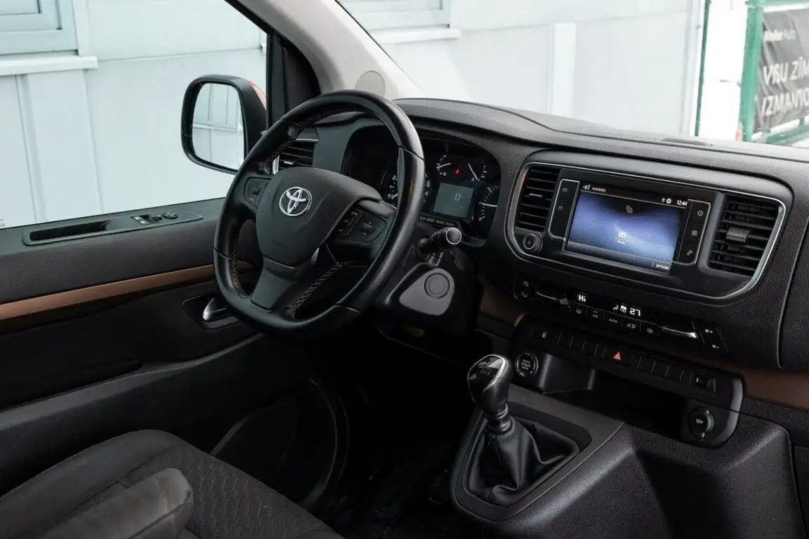 TOYOTA PROACE VERSO