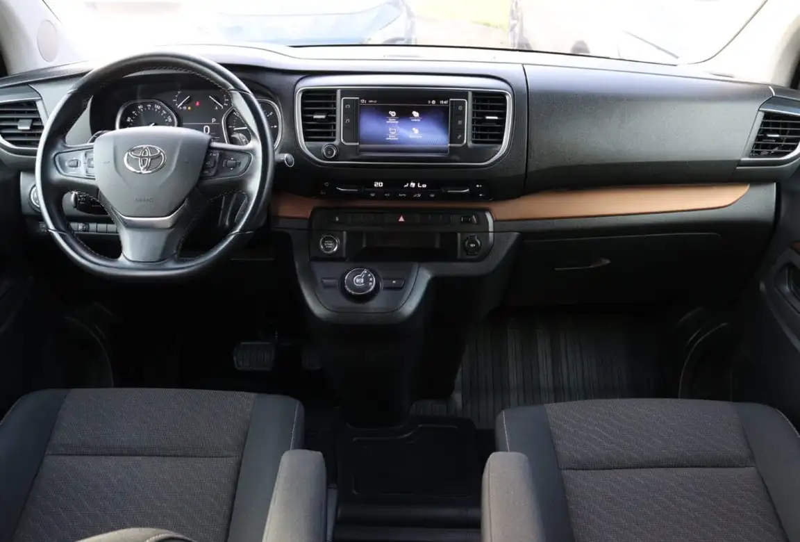 TOYOTA PROACE VERSO