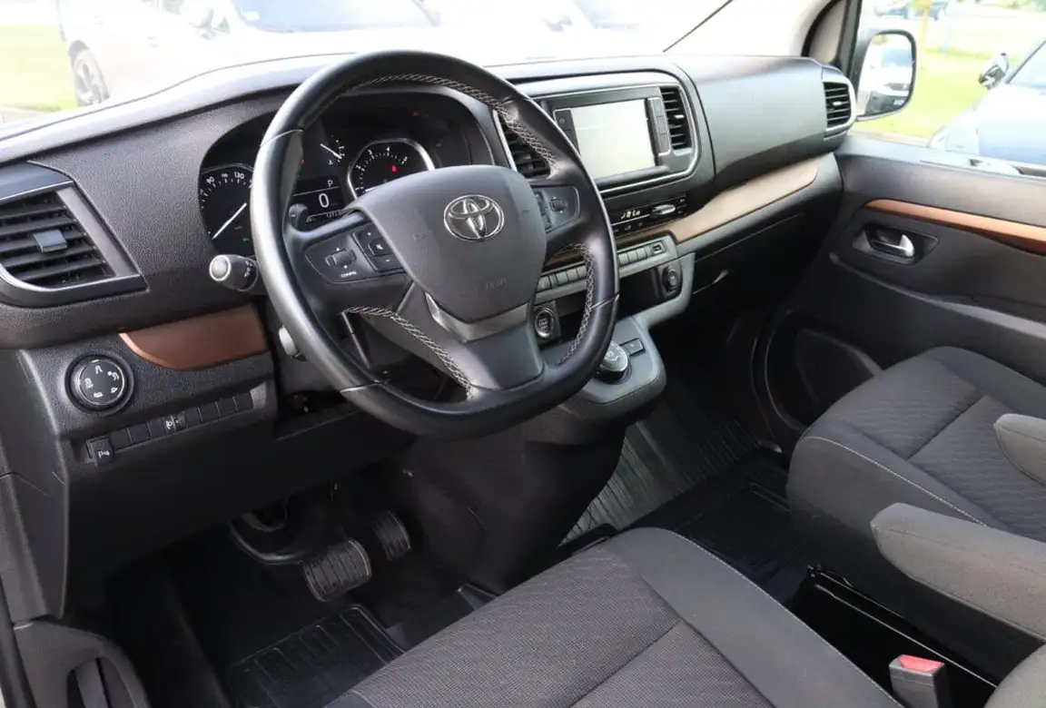 TOYOTA PROACE VERSO