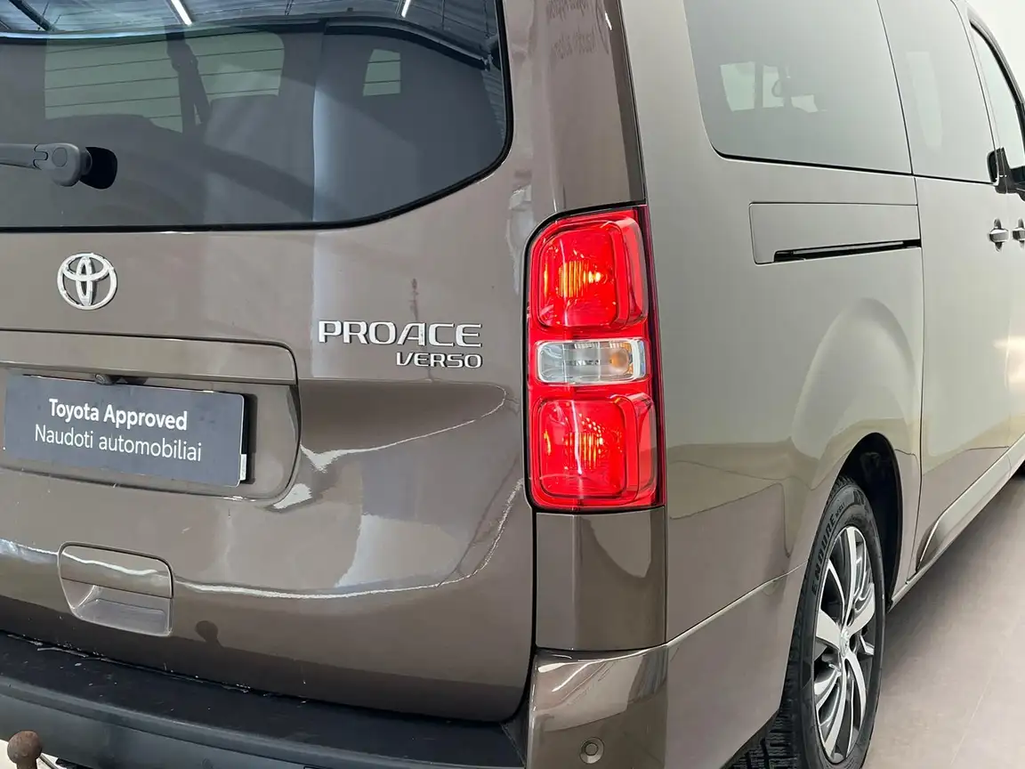 TOYOTA PROACE VERSO