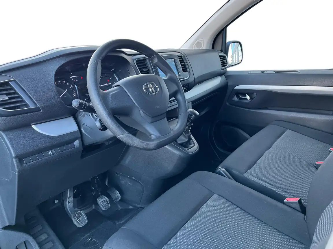 TOYOTA PROACE