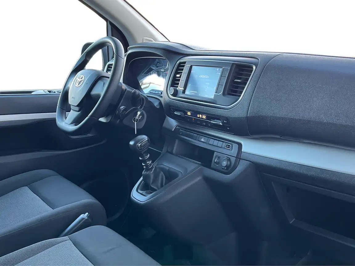 TOYOTA PROACE