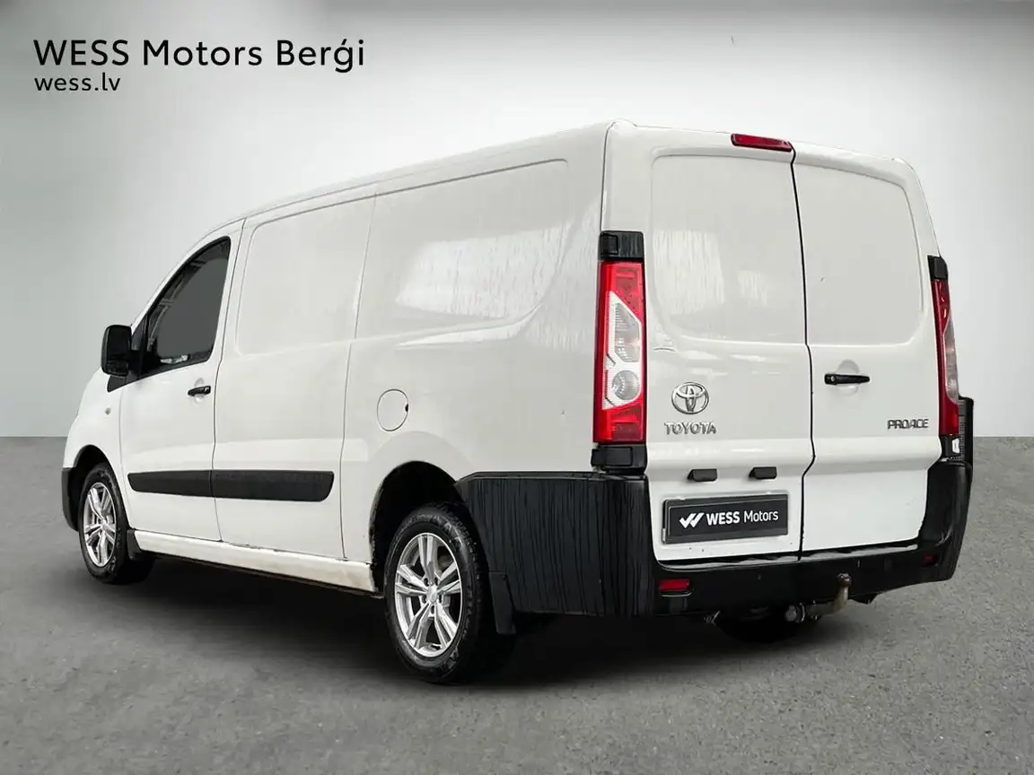 TOYOTA PROACE