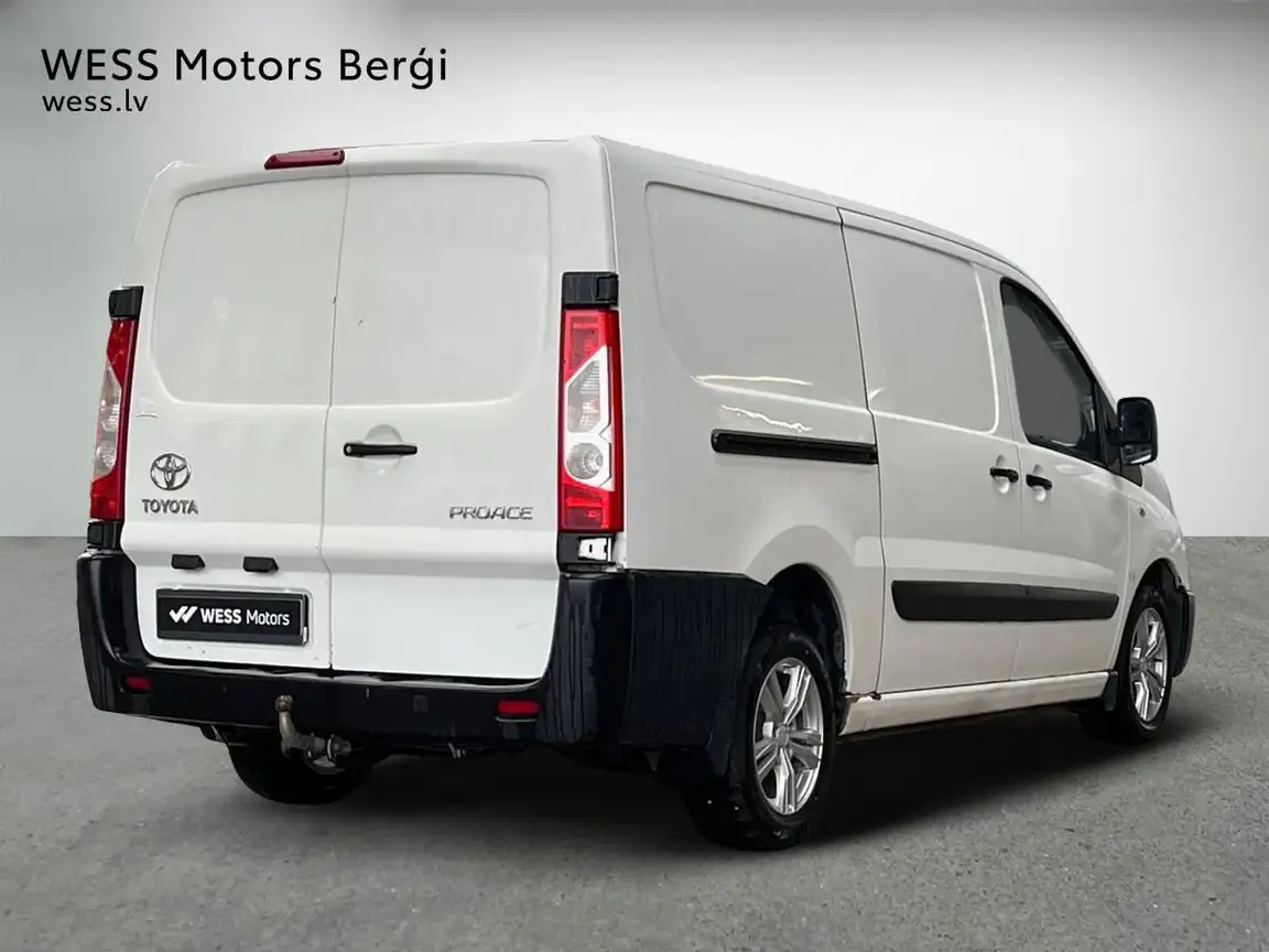 TOYOTA PROACE