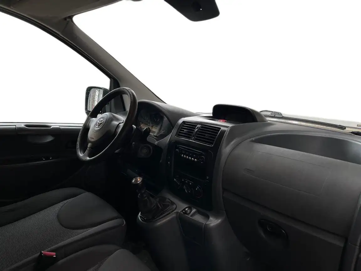 TOYOTA PROACE