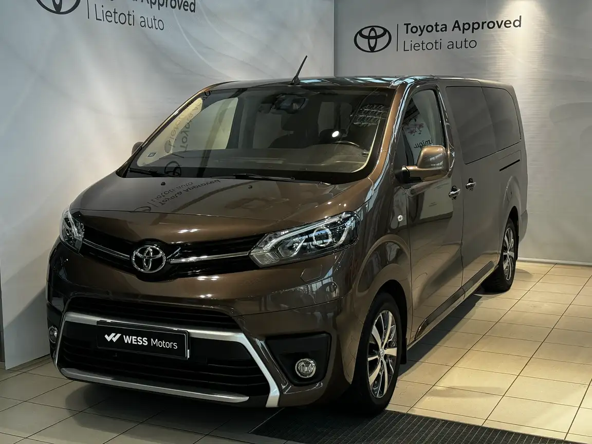 TOYOTA PROACE