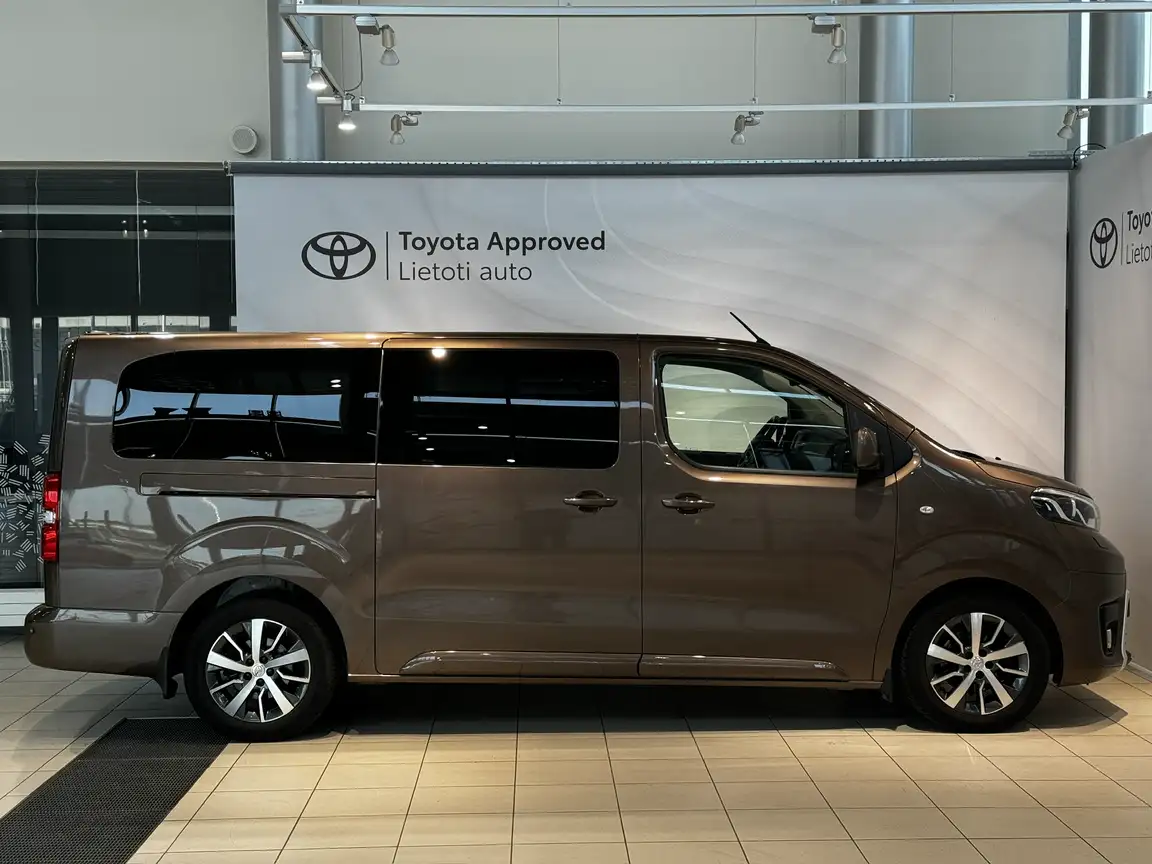 TOYOTA PROACE