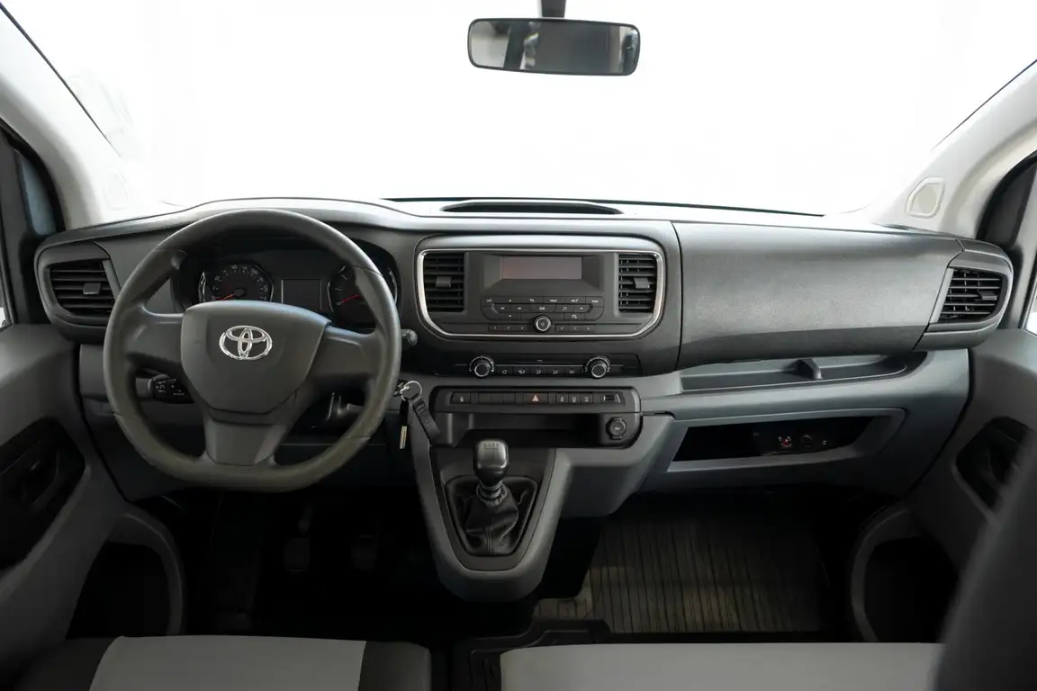 TOYOTA PROACE