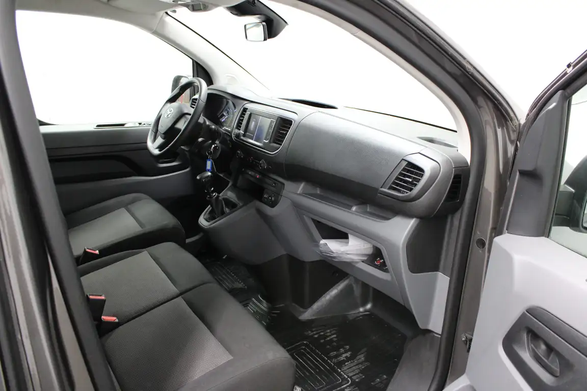 TOYOTA PROACE