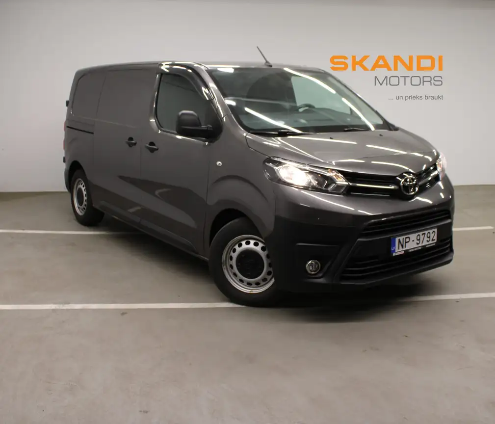 TOYOTA PROACE