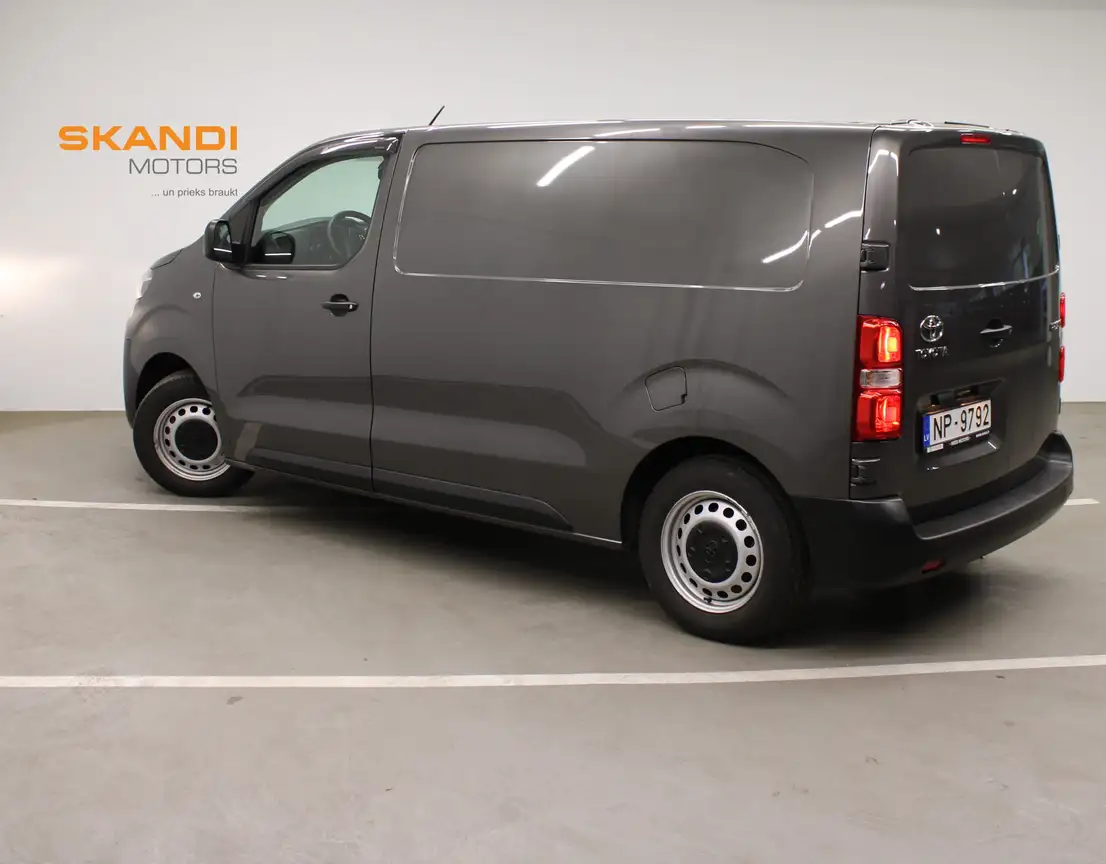 TOYOTA PROACE