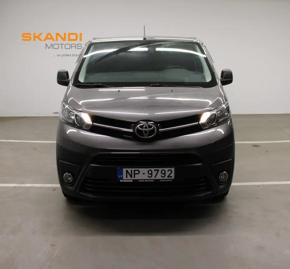 TOYOTA PROACE