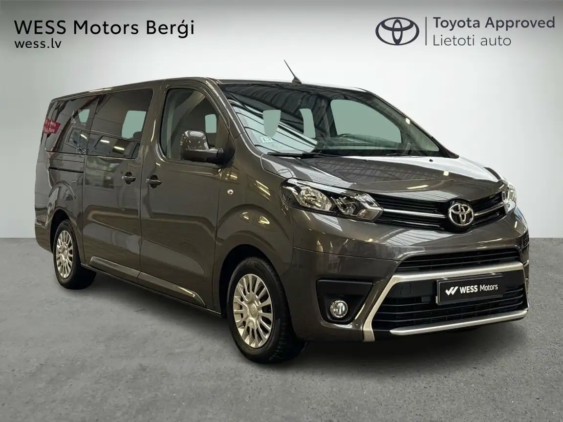 TOYOTA PROACE