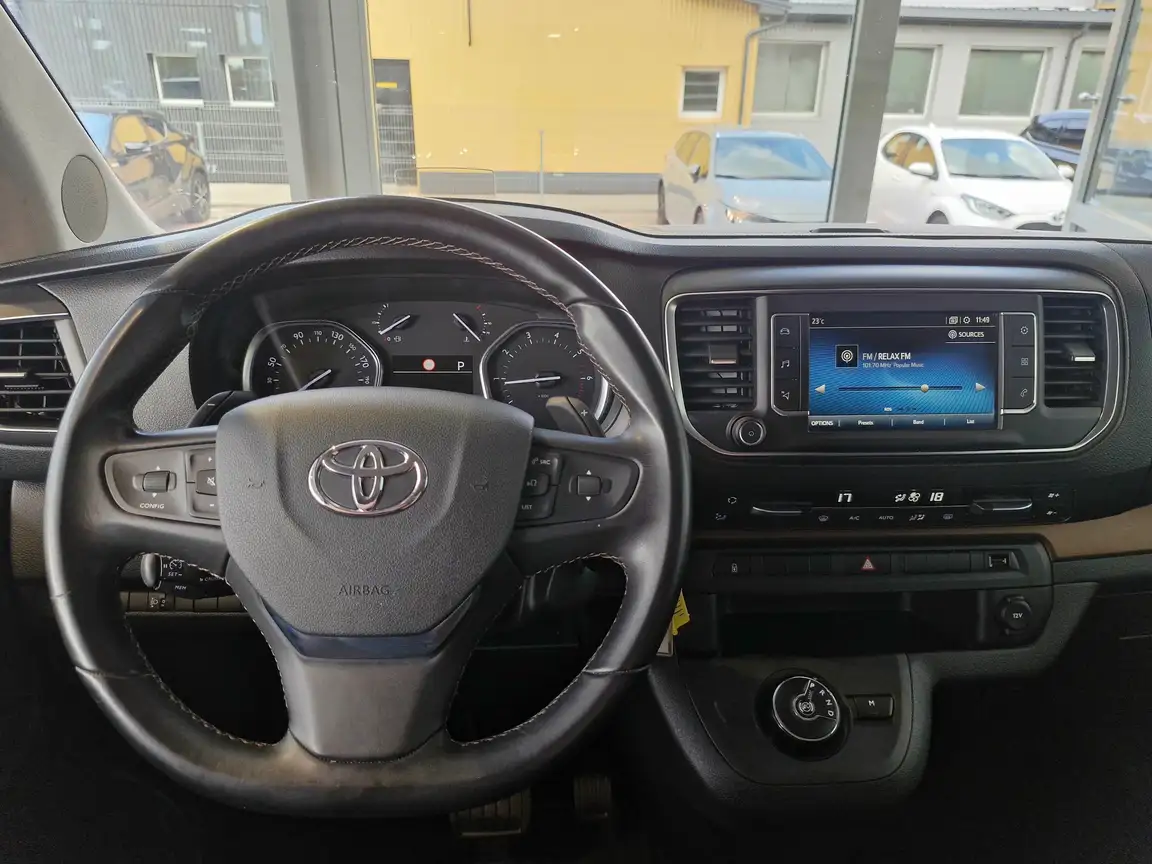 TOYOTA PROACE