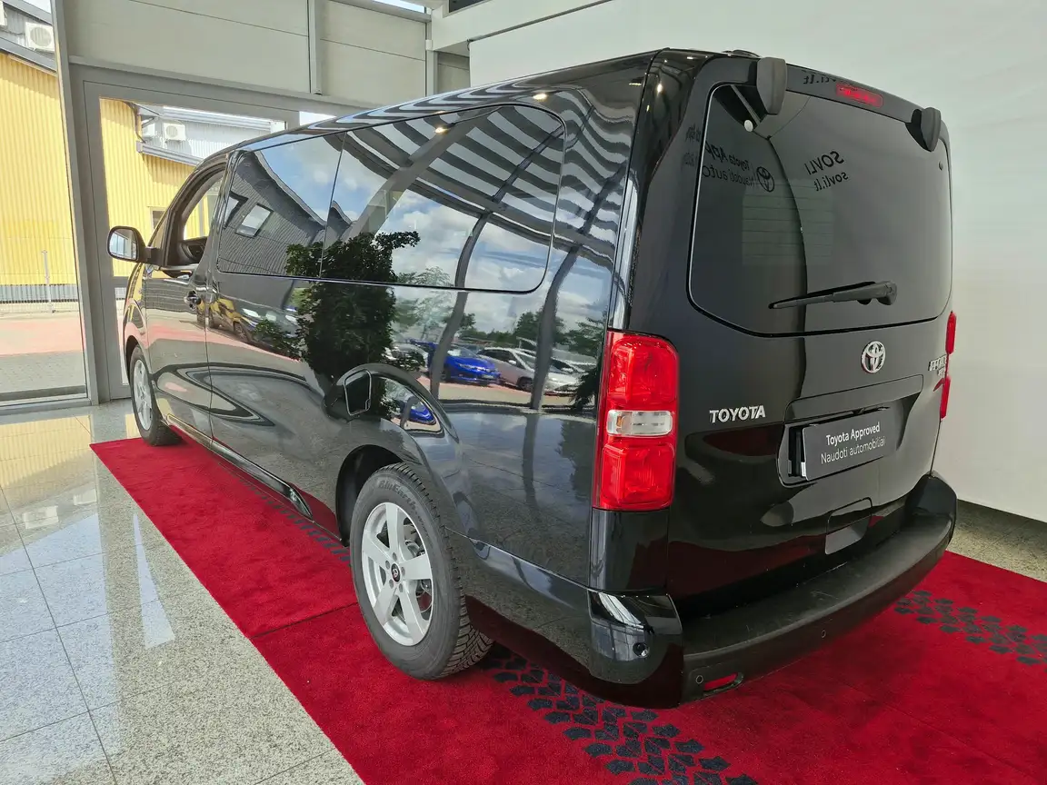 TOYOTA PROACE