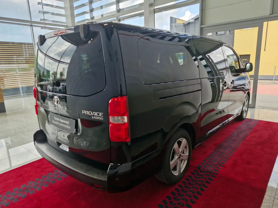 TOYOTA PROACE