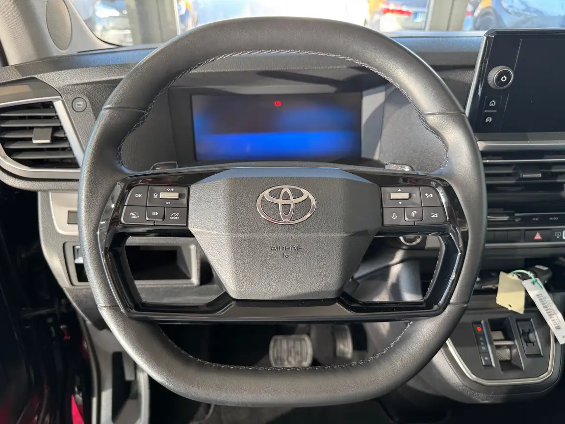 TOYOTA PROACE