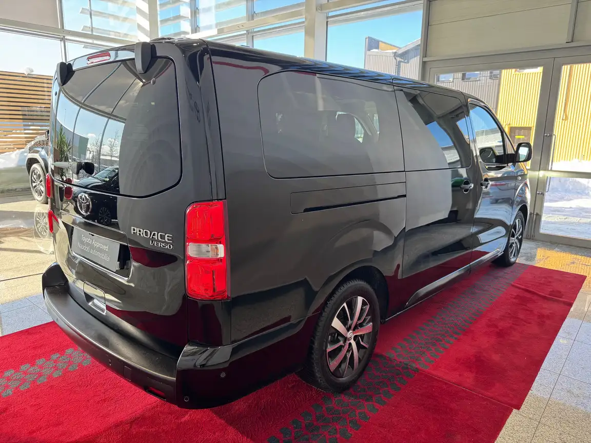 TOYOTA PROACE