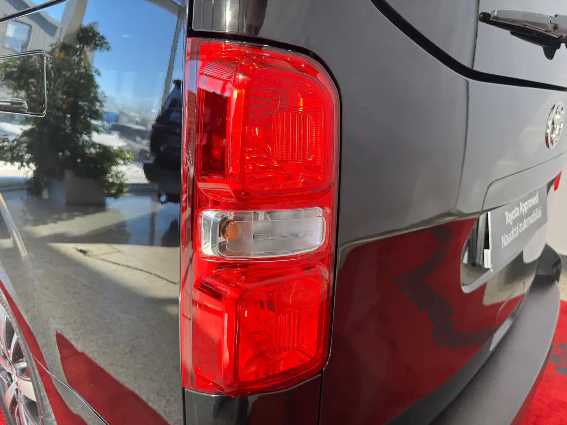 TOYOTA PROACE