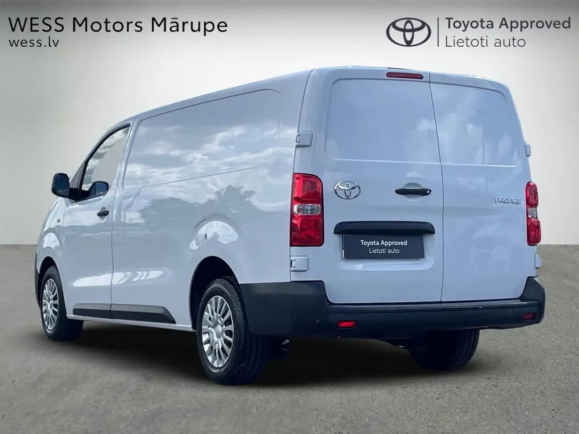TOYOTA PROACE