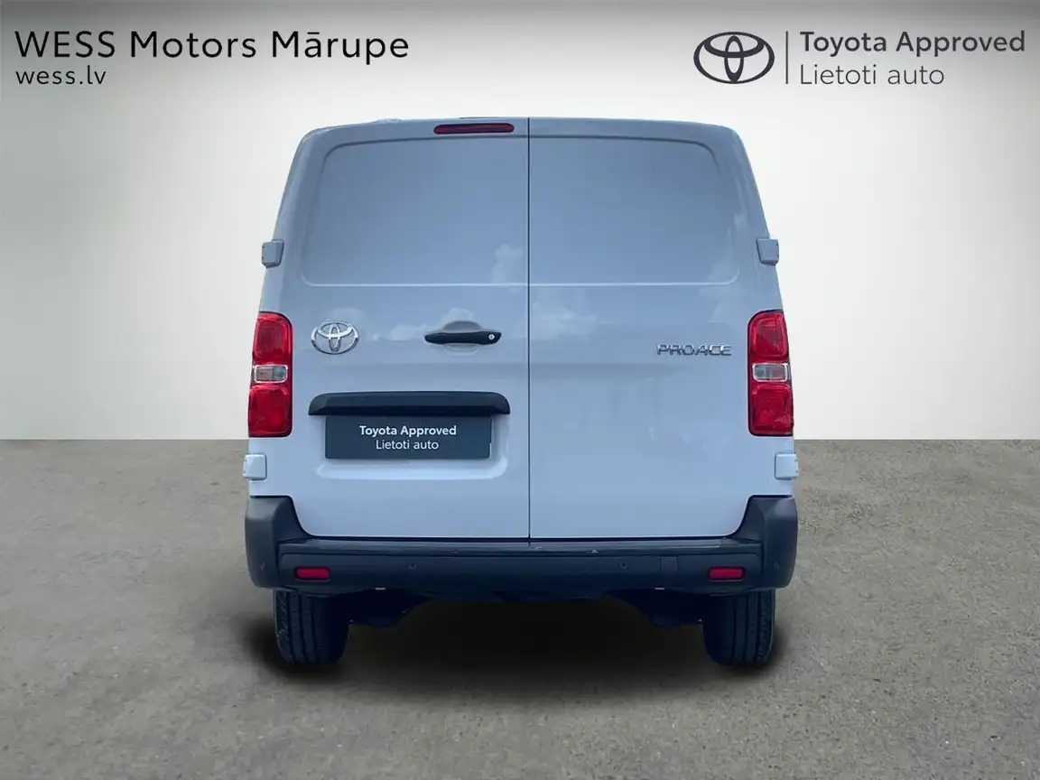 TOYOTA PROACE