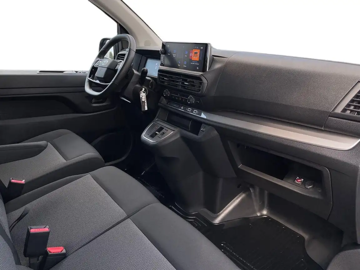 TOYOTA PROACE