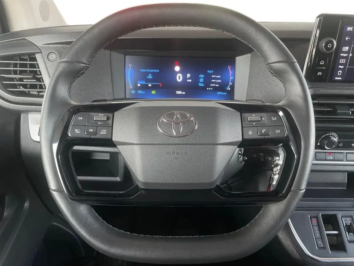 TOYOTA PROACE