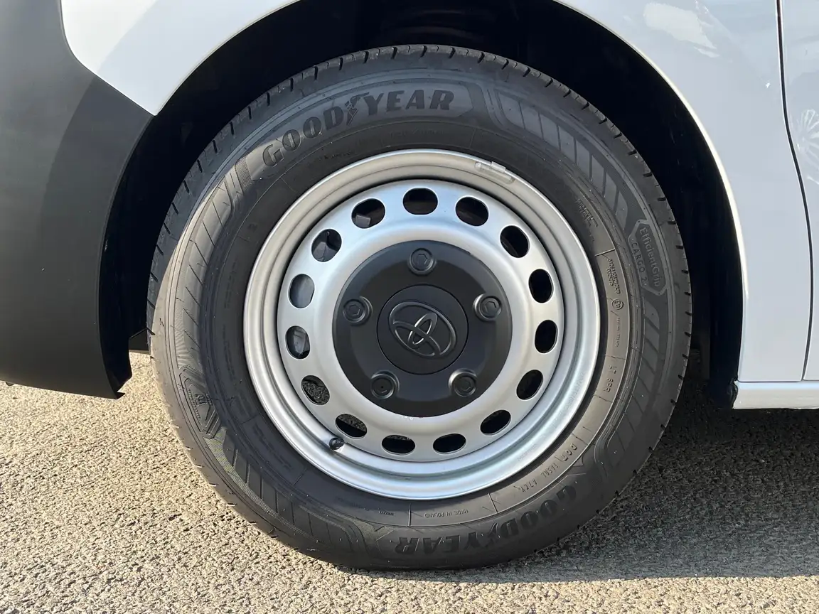TOYOTA PROACE