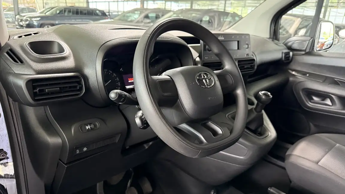 TOYOTA PROACE