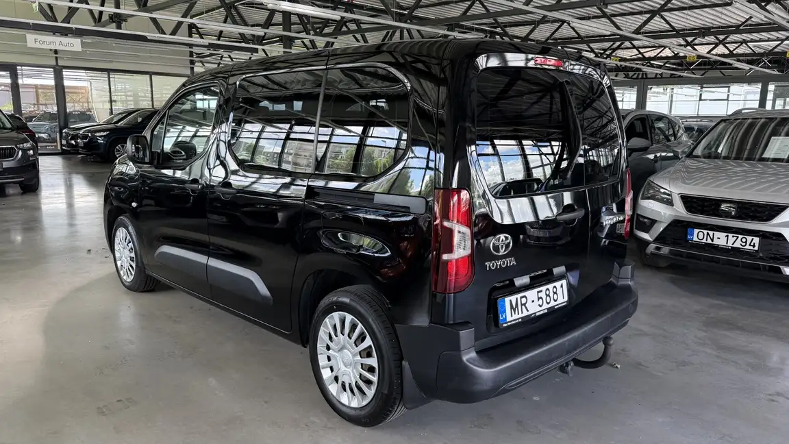 TOYOTA PROACE
