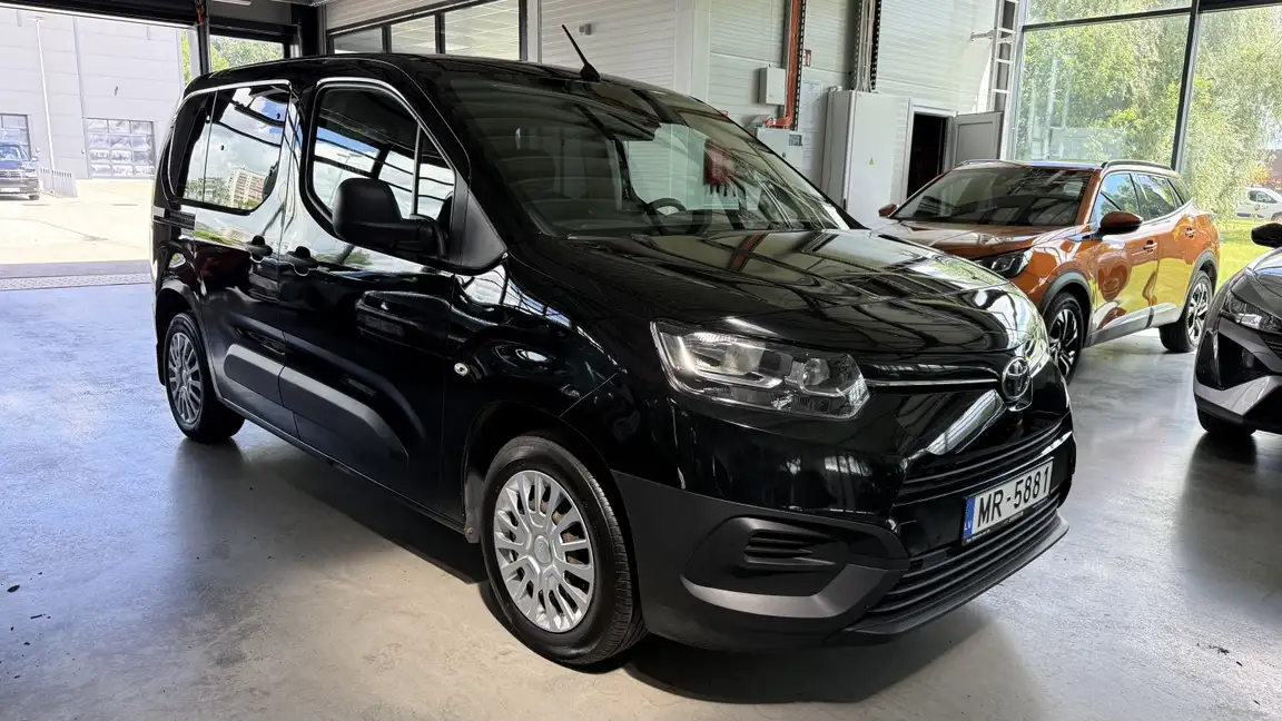 TOYOTA PROACE