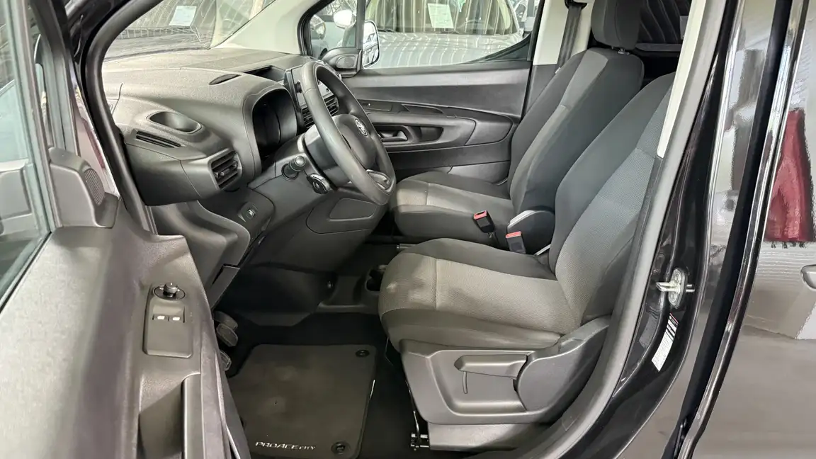 TOYOTA PROACE